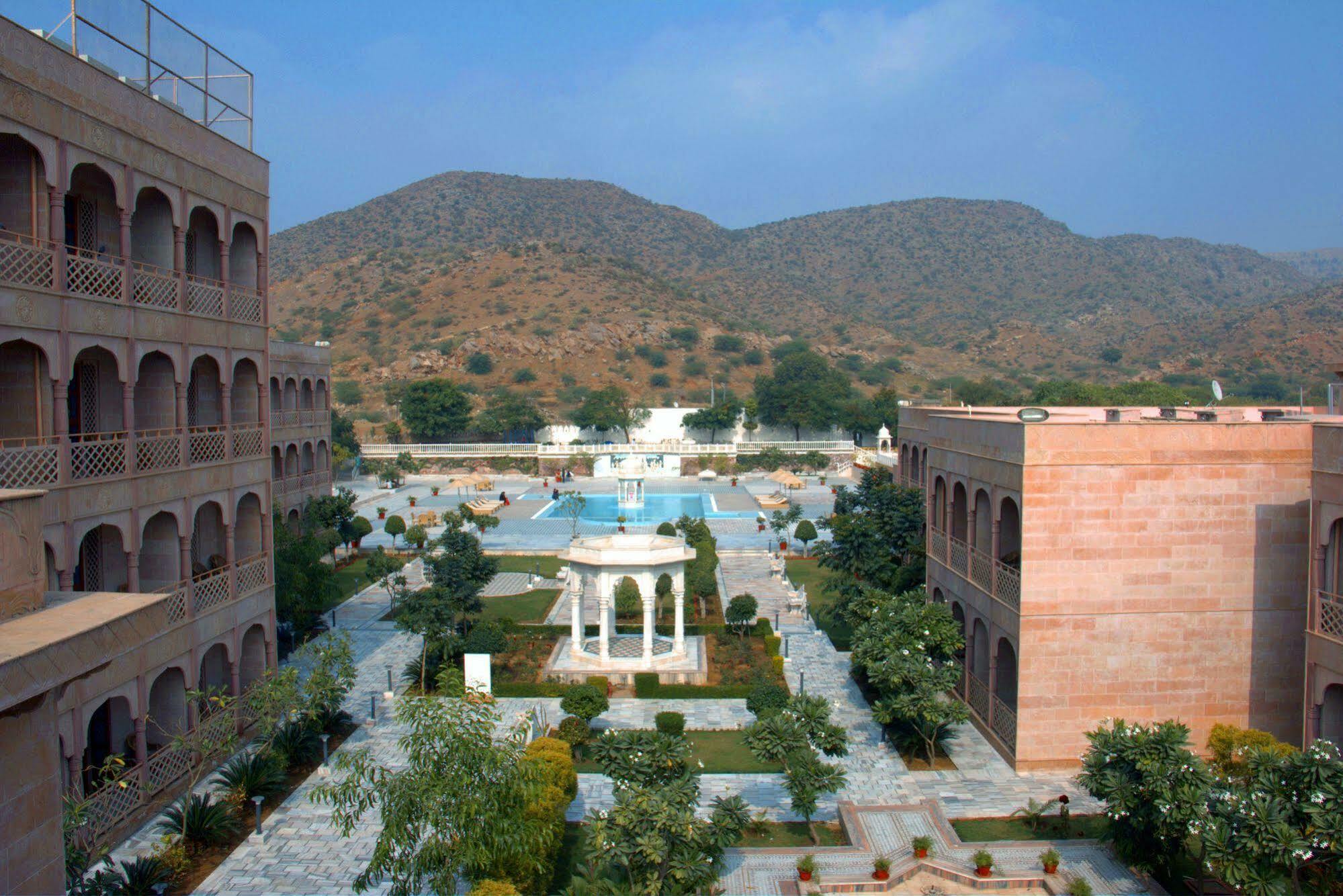 Pratap Mahal Pushkar IHCL SeleQtion Hotel Bagian luar foto